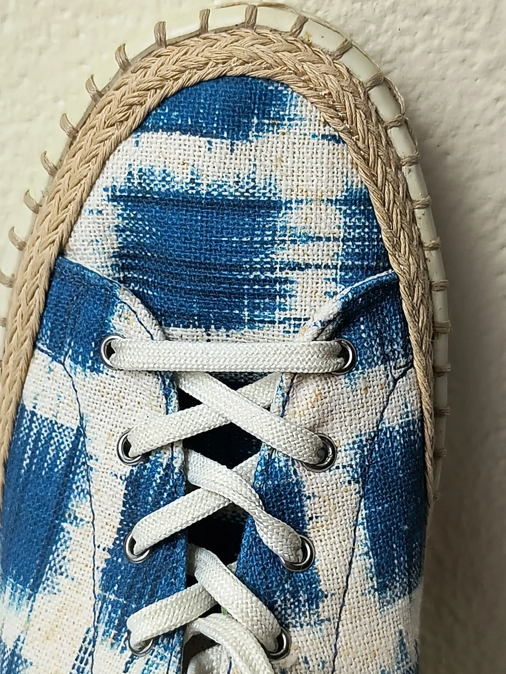 Sam Edelman Kavi 8 White Label with Black Script - Tie Dye